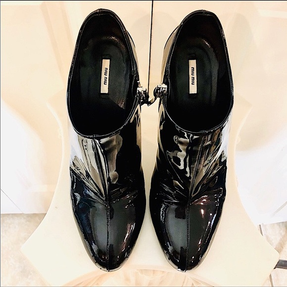 MIU MIU Black Zip-Up Patent Leather Booties - Picture 2 of 9